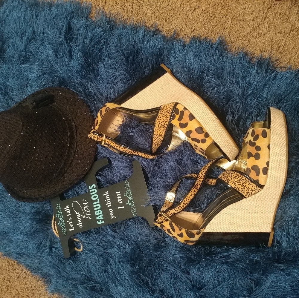 Wedge Heels - Picture 2 of 14
